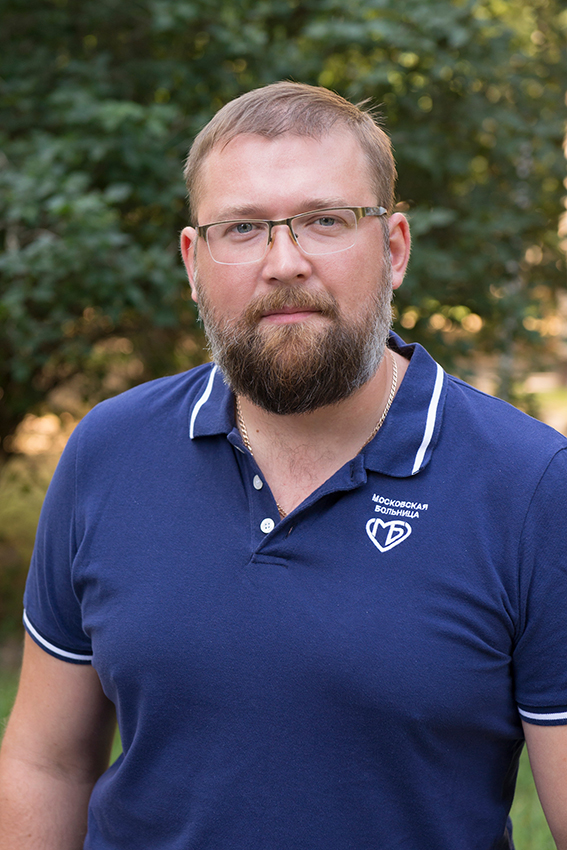 Врач отделения оториноларингологии и микрохирургии уха